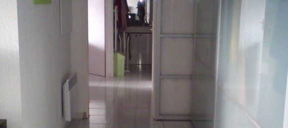 Apartamento de 3 dormitorios en Marseille, France No. 334251 3