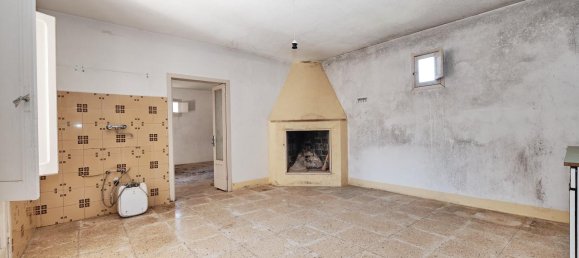 4 rooms House in Ruffano, Italy No. 238171 10