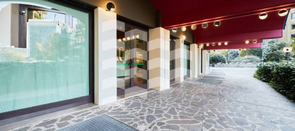 2 bedrooms Apartment in Milan, Italy No. 245576 15