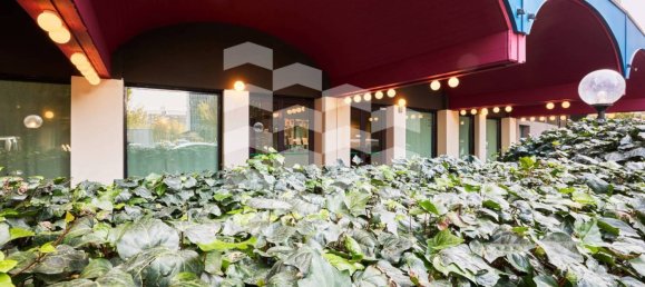 2 bedrooms Apartment in Milan, Italy No. 245576 14