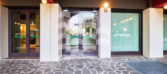 2 bedrooms Apartment in Milan, Italy No. 245576 16