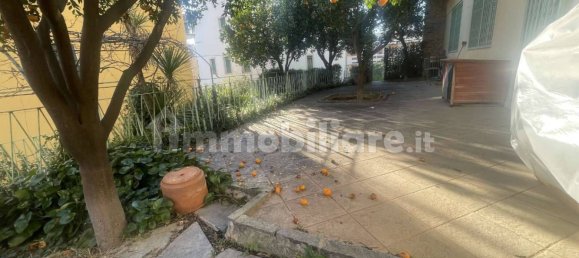 Apartamento de 2 dormitorios en Genoa, Italy No. 195279 12