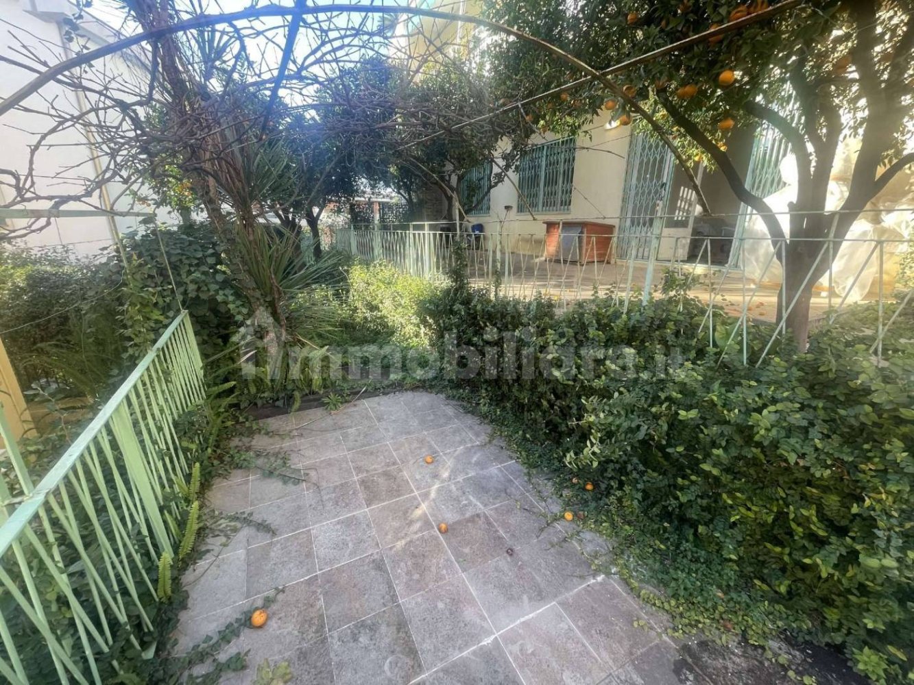 Apartamento de 2 dormitorios en Genoa, Italy No. 195279