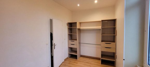 2 chambres Appartement à Orléans, France No. 155566 2