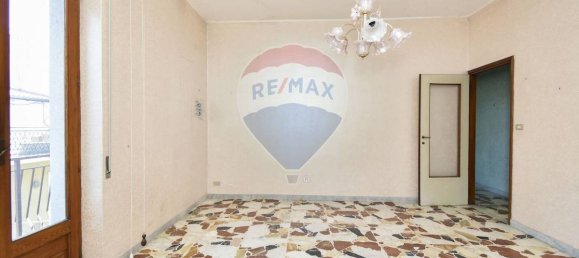 Apartamento T3 em Aci Catena, Italy N.º 279748 9