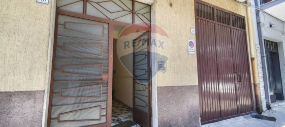 Apartamento T3 em Aci Catena, Italy N.º 279748 3