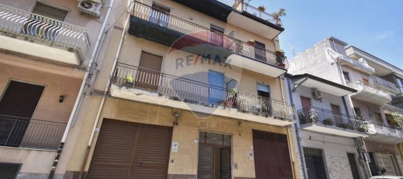 Apartamento T3 em Aci Catena, Italy N.º 279748 2
