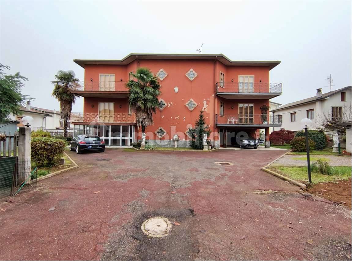 Villa T8 em Solaro, Italy N.º 130707