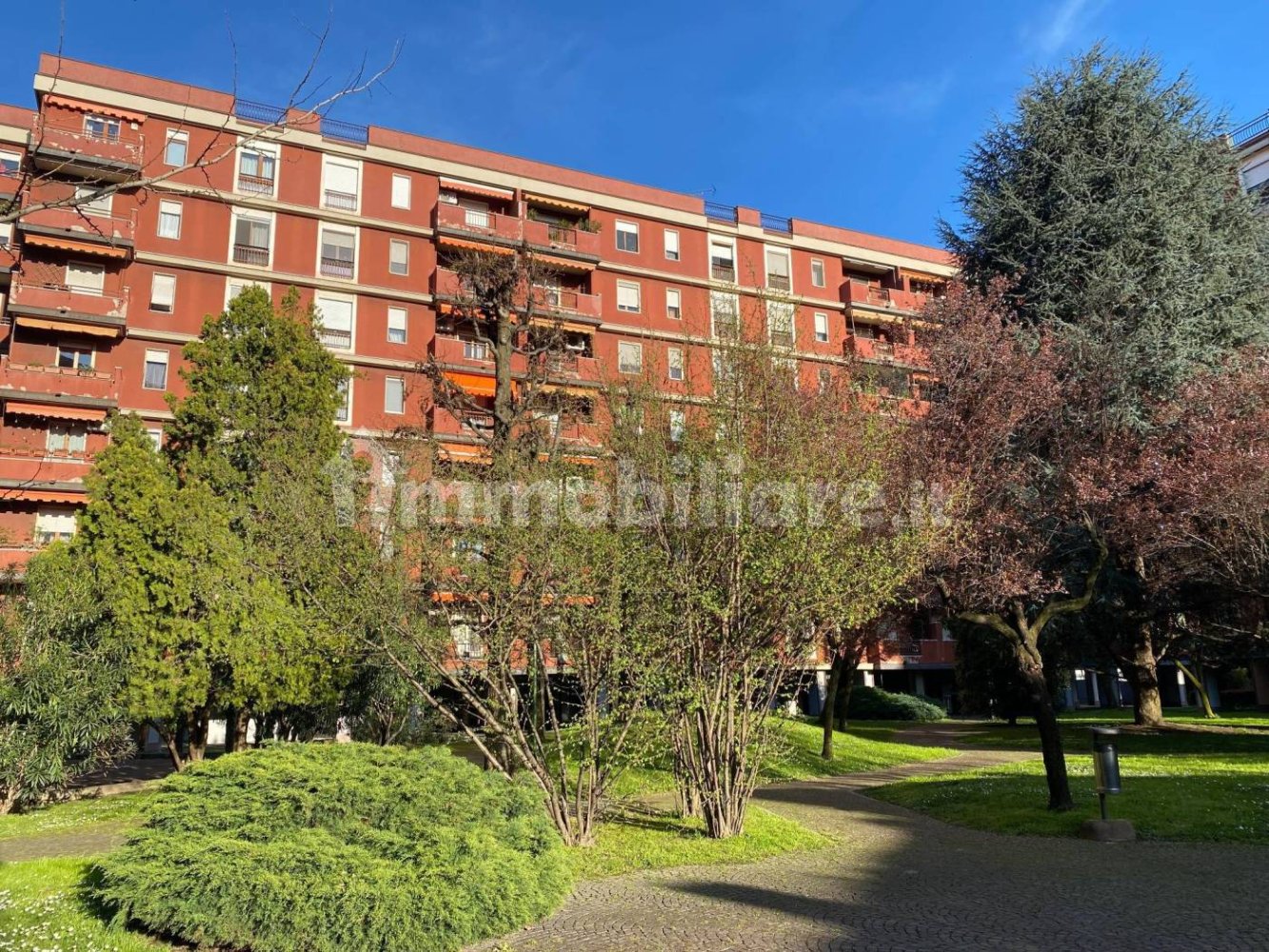 3 bedrooms Apartment in Milan, Italy No. 248850