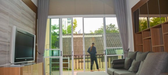 3 bedrooms Condo in Bangkok, Thailand No. 6751 2