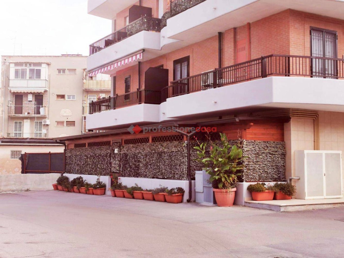 Apartamento de 2 dormitorios en Foggia, Italy No. 355588