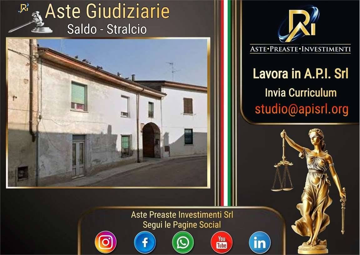 3 bedrooms Apartment in Pescarolo ed Uniti, Italy No. 288767