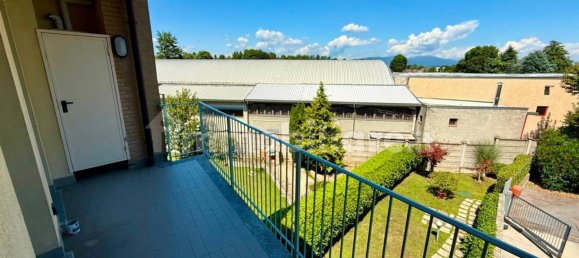 3 chambres Duplex à Lomazzo, Italy No. 263771 7