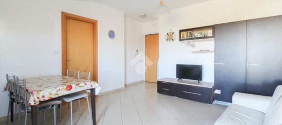 3 rooms Apartment in Montesilvano, Italy No. 14790 7