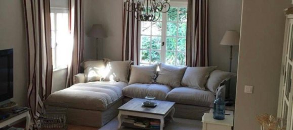 2 Schlafzimmer Haus in Sainte-Maxime, France, Nr. 330123 3