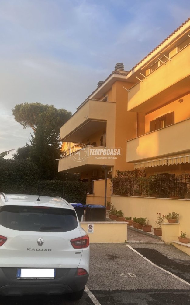 2 bedrooms Apartment in Rome, Italy No. 44908