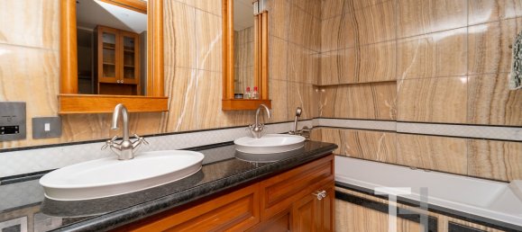 3 bedrooms Apartment in Burj Khalifa, UAE No. 28485 11