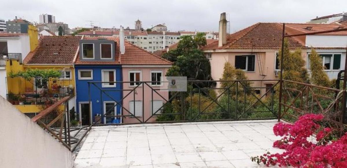 4 bedrooms Villa in Lisbon, Portugal No. 3287