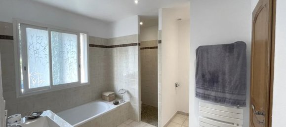 3 bedrooms House in Lot, France No. 362983 9