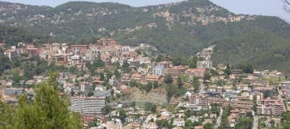 Edifício em Cornella De Llobregat, Spain 3000 m² N.º 120672 2