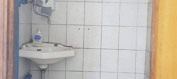 115m² Commercial property in Campobasso, Italy No. 178817 3