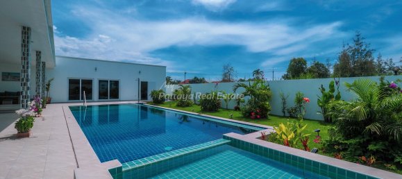 Кафе / ресторан с 3 спальнями в Паттайя, Таиланд № 8973 2