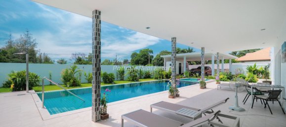 Кафе / ресторан с 3 спальнями в Паттайя, Таиланд № 8973 3