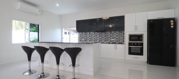 Кафе / ресторан с 3 спальнями в Паттайя, Таиланд № 8973 8