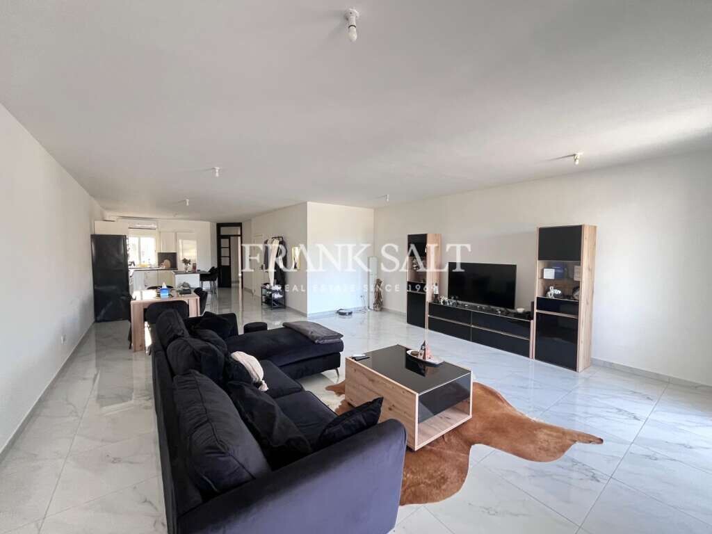 Квартира с 3 спальнями в Виктория, Мальта № 3060