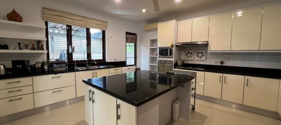 5 bedrooms Villa in Hua Hin, Thailand No. 4231 11