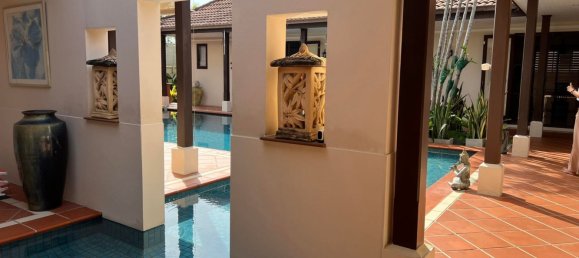 5 bedrooms Villa in Hua Hin, Thailand No. 4231 5