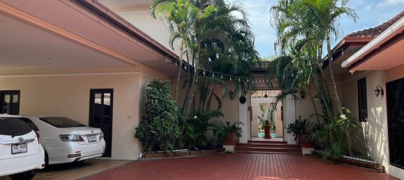 5 bedrooms Villa in Hua Hin, Thailand No. 4231 17