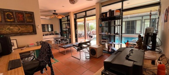 5 bedrooms Villa in Hua Hin, Thailand No. 4231 8