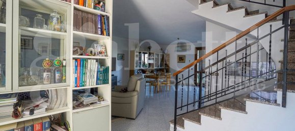 3 bedrooms House in Oristano, Italy No. 319055 3