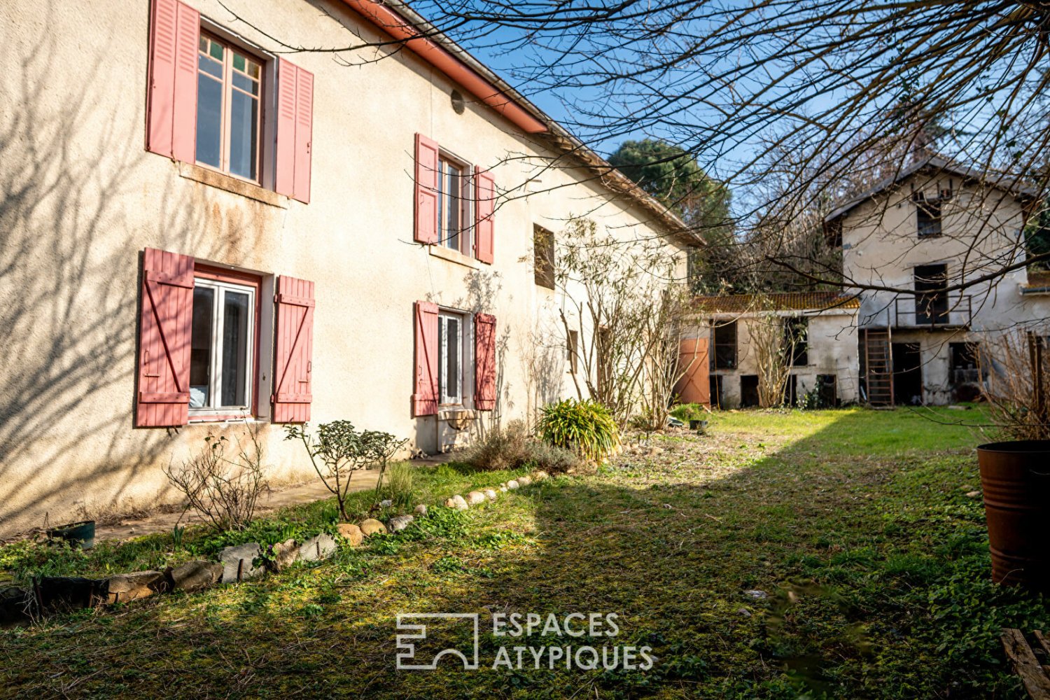 Casa de 3 dormitorios en Chanas, France No. 200852