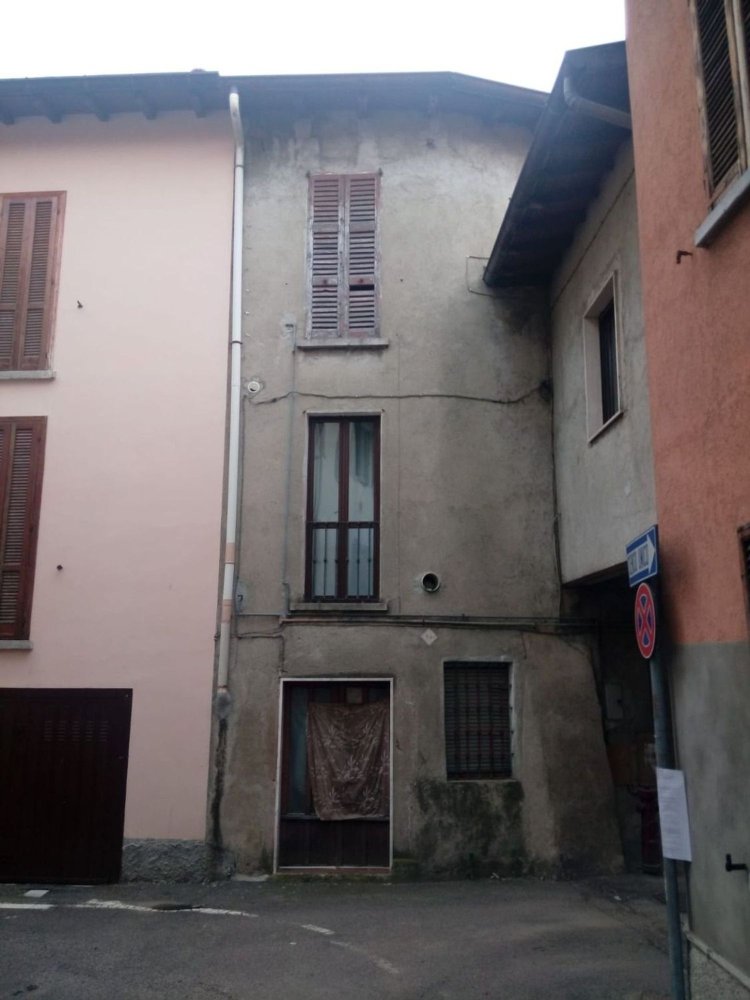 Studio à Guanzate, Italy No. 49520