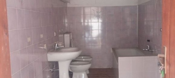 Studio à Guanzate, Italy No. 49520 8