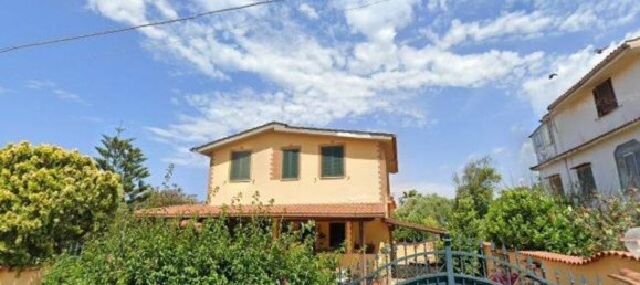 6 rooms House in Ardea, Italy No. 14557 3