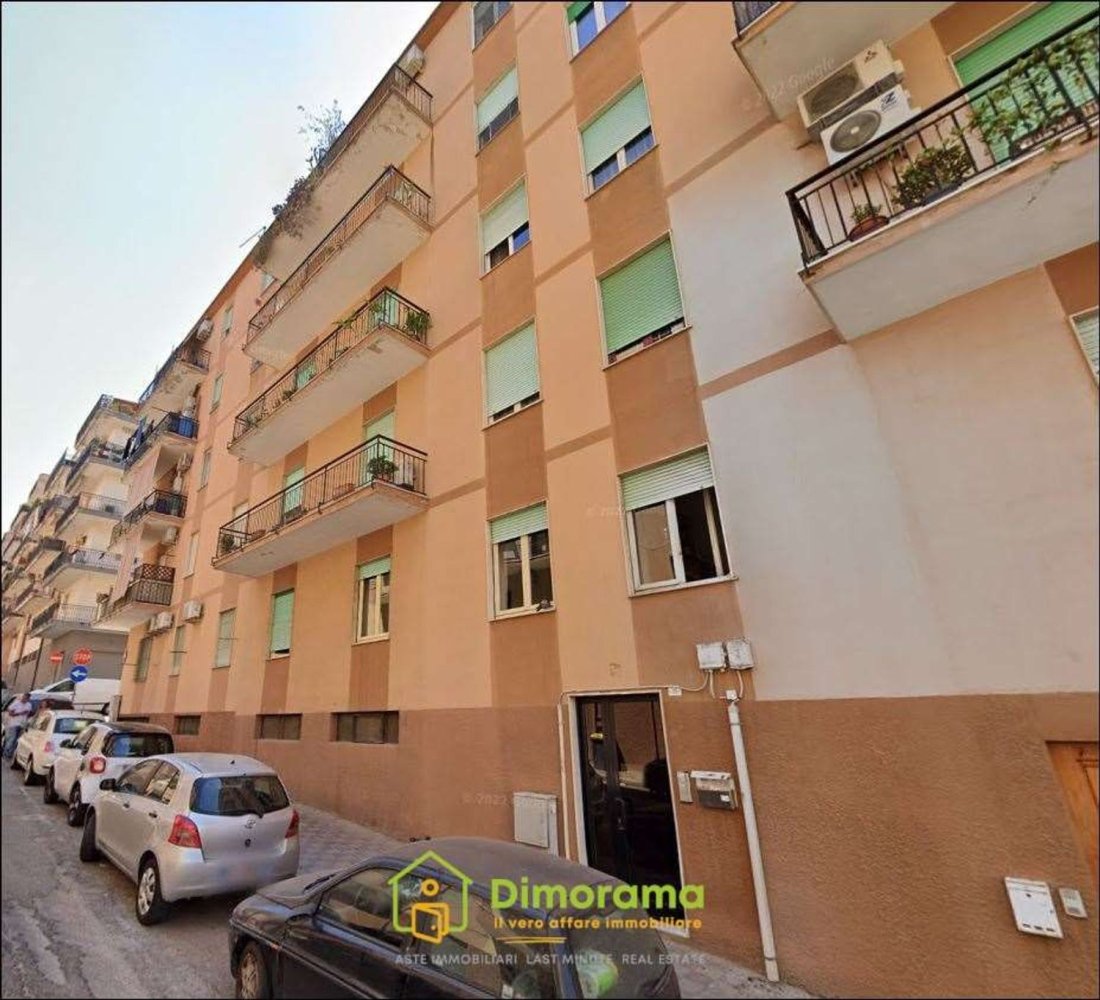 Gewerbliche Immobilie in Cagliari, Italy 288m², Nr. 27403