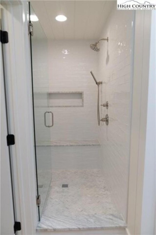 3 bedrooms House in Blowing Rock, USA No. 375630