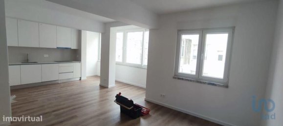 4 bedrooms Apartment in Lisbon, Portugal No. 97543 3