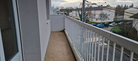 Apartamento de 3 dormitorios en Bourg-en-Bresse, France No. 273271 4