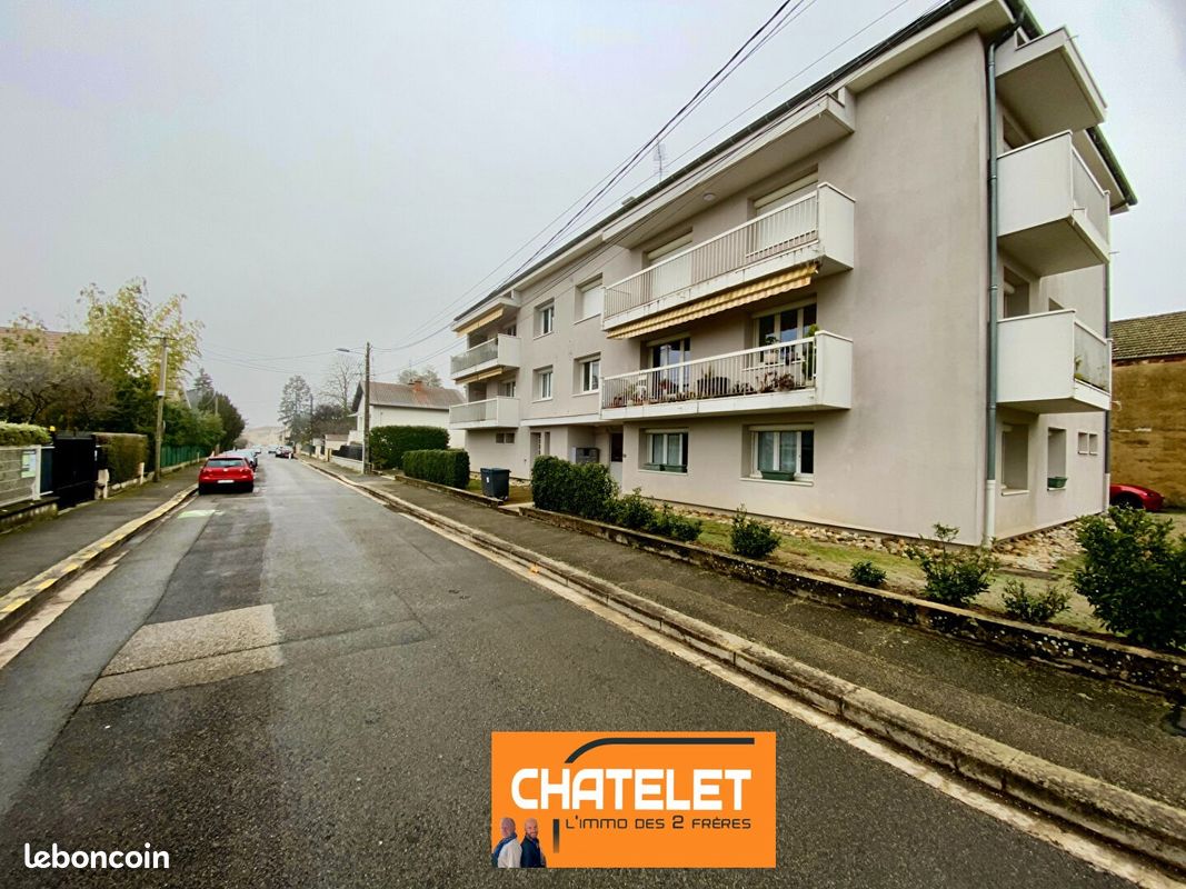 Apartamento de 3 dormitorios en Bourg-en-Bresse, France No. 273271