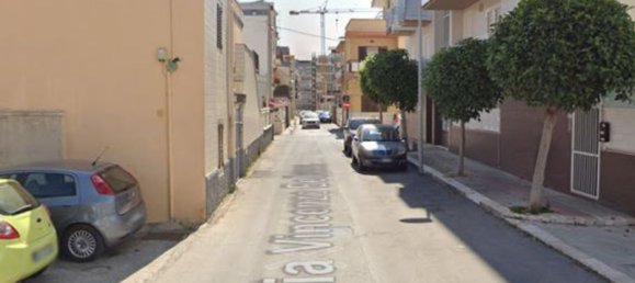 4 rooms Apartment in Bari, Italy No. 41921 2