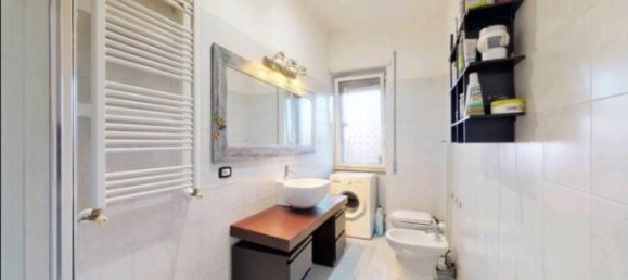 3 rooms Apartment in Rome, Italy No. 257175 2