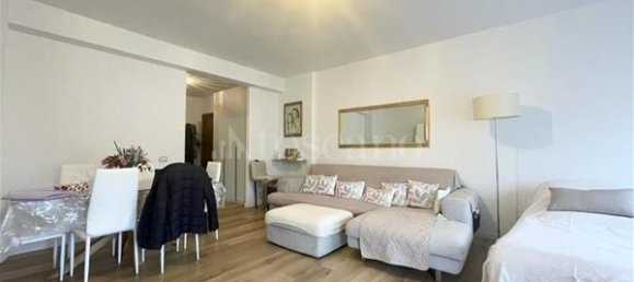 Квартира с 6 комнатами в Рим, Италия № 141394 11