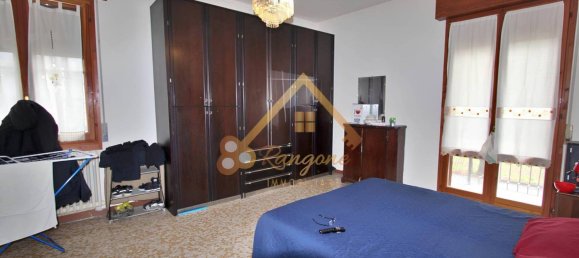 3 bedrooms Apartment in Castelnuovo Rangone, Italy No. 374784 16