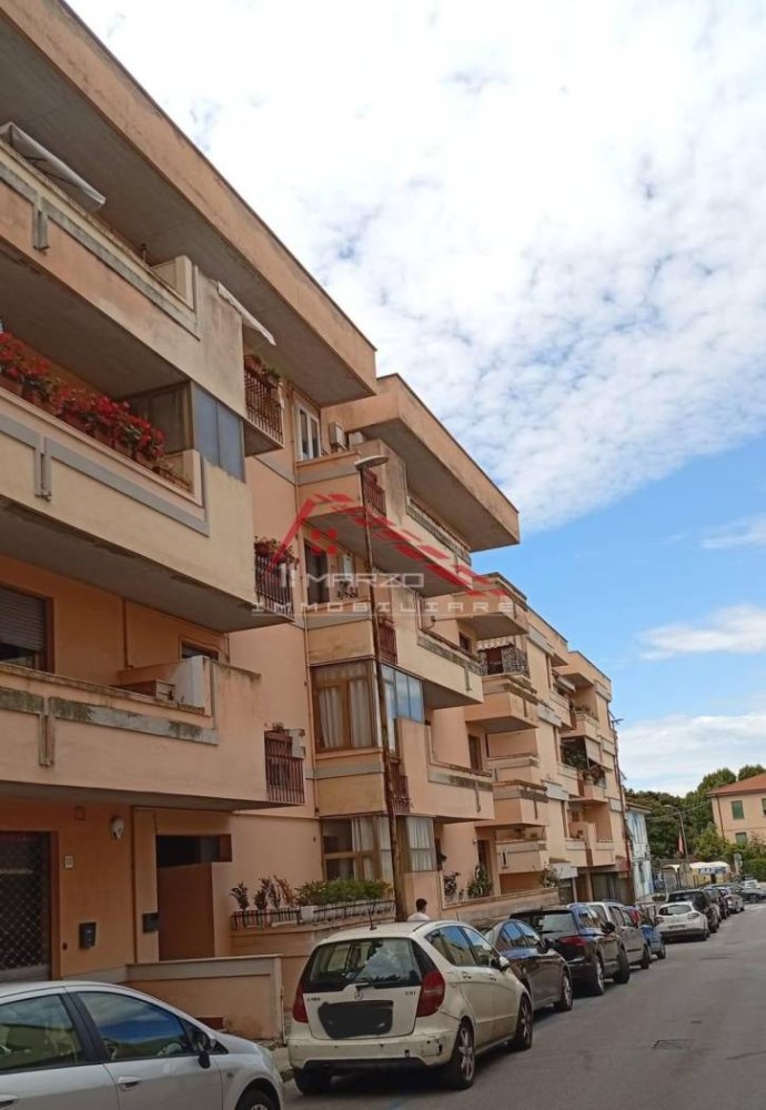 2 bedrooms Apartment in Pisa, Italy No. 261677