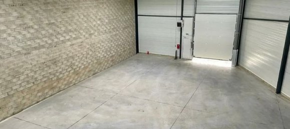 1133m² Commercial property in Marines, France No. 353996 6