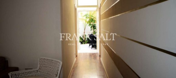 1 bedroom Maisonette in Gzira, Malta No. 9489 8